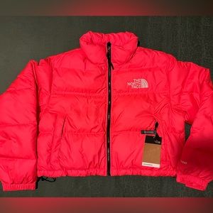 The North Face Women's NUPTSE SHORT 700 Down Jacket Brilliant Coral US Large